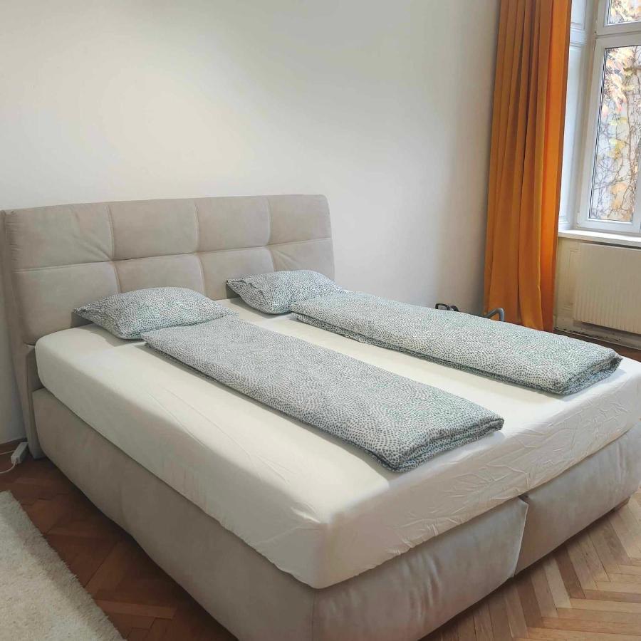 Large 4 Room Apartment In The Center Of Вена Экстерьер фото
