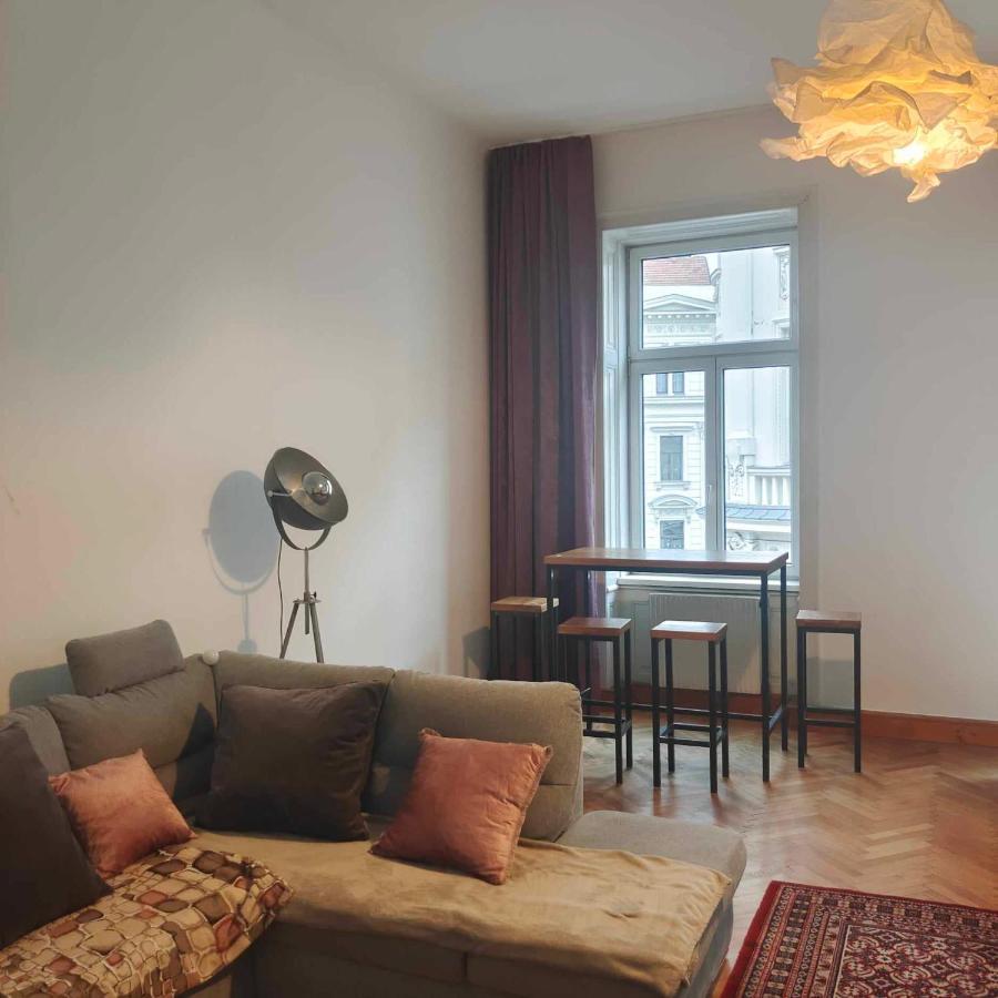 Large 4 Room Apartment In The Center Of Вена Экстерьер фото
